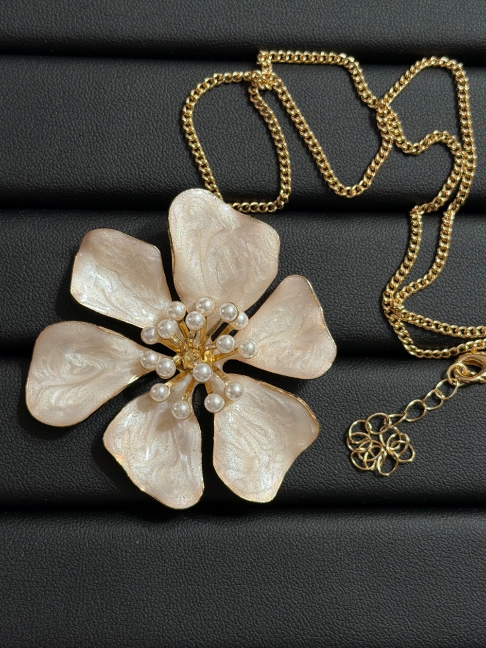 Golden Ivory White Exaggerated Flower Pendant Necklace Faux Pearl Cluster Center